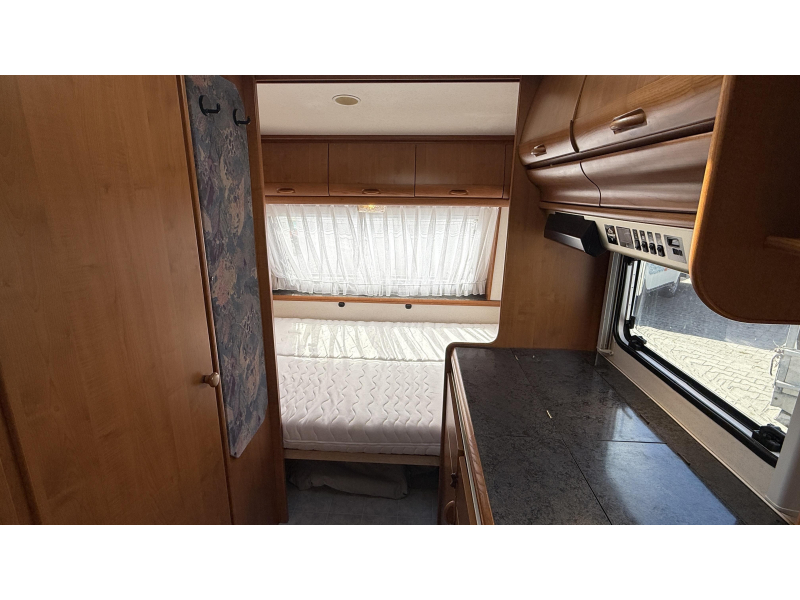 Hobby Excellent 470 Rundsitzgruppe Bett Toilette Foto: 11