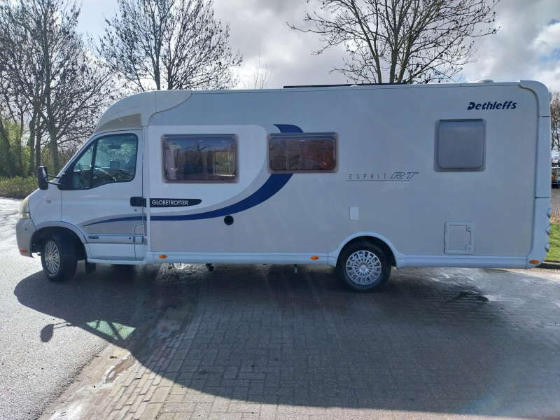 Dethleffs Globetrotter 6844 RT met mooi fransbed  foto: 13