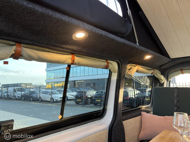 Volkswagen T6 2017 L1H1 zwart foto: 18