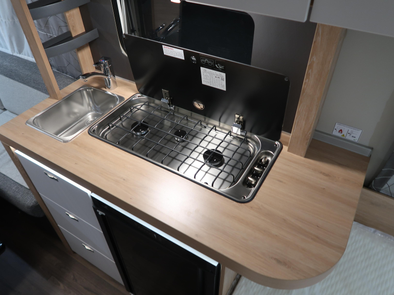 Knaus Sport 450 FU ROUND SEATING FRENCH BED!! photo: 11