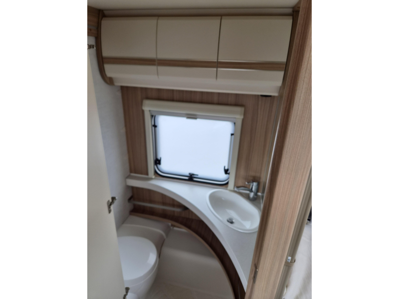 Fendt Bianco Selection 465 TG Camas individuales - Toldo foto: 15