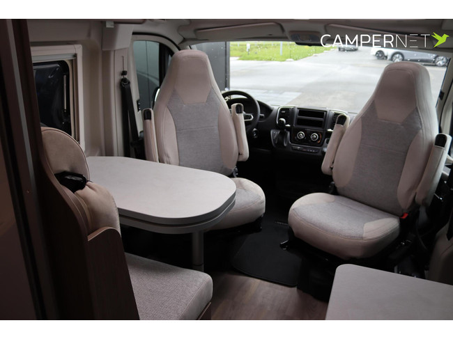 Carado CV600 Pro + 140pk Automaat | 5.99m | Dwarsbed | Luifel | Pro + pakket | foto: 8
