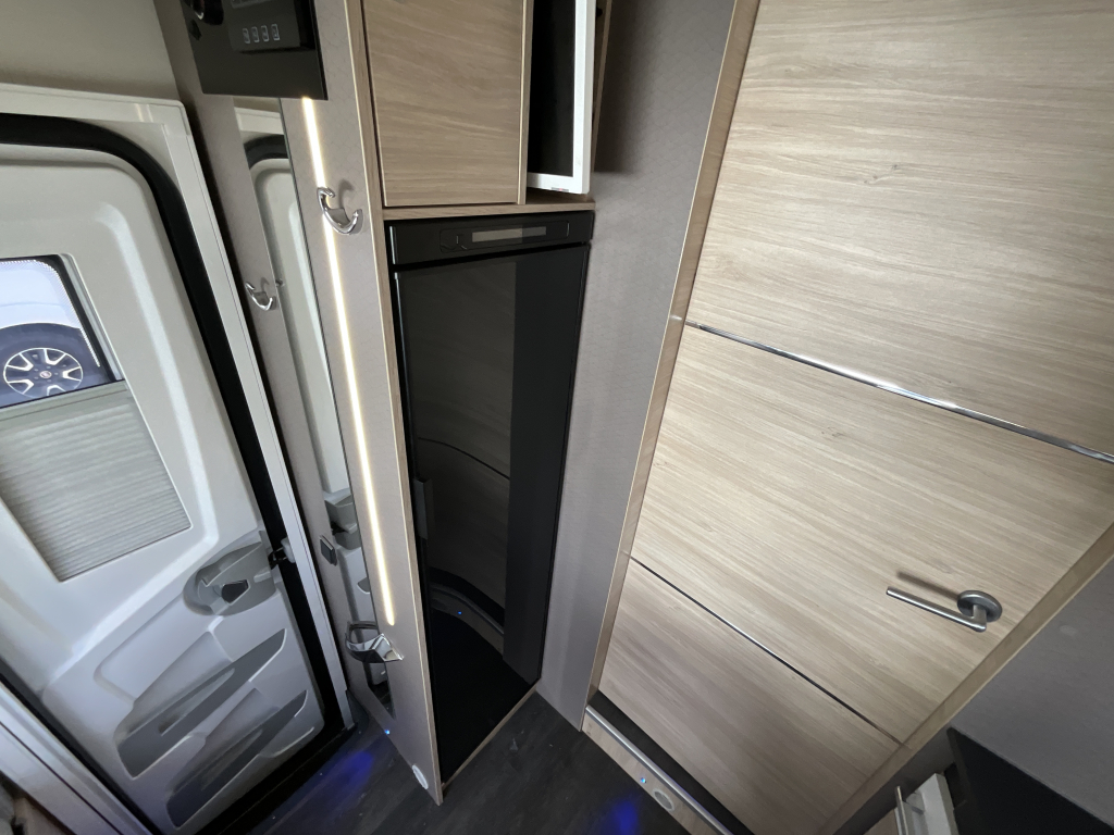 Challenger 337 GA met enkele bedden foto: 19