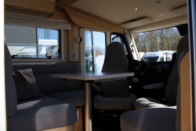 Hymer B MC I 680 equipped with powerful Mercedes 9 G Tronic 170 hp AUTOMATIC single beds + pull-down bed (56 photo: 26