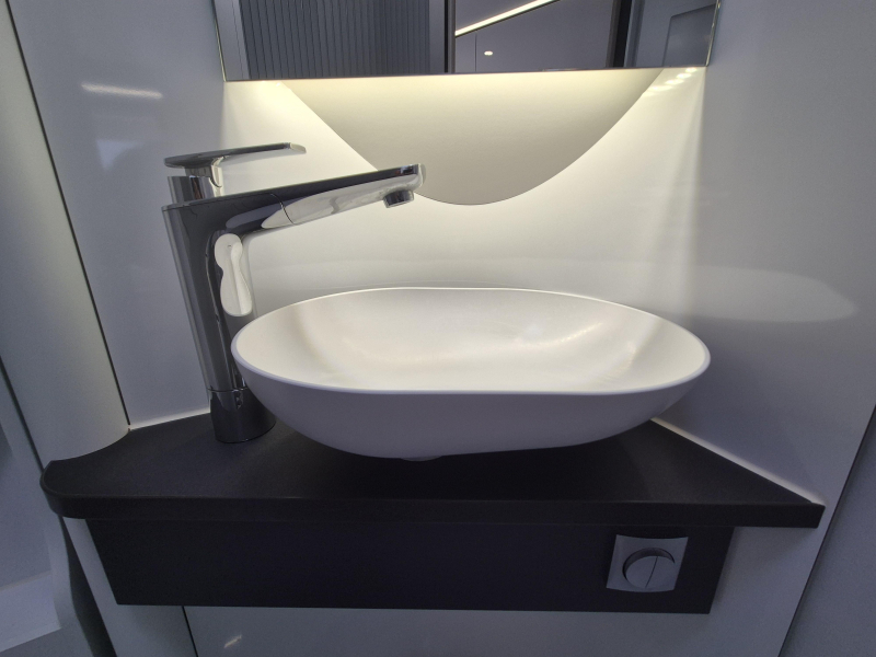 Adria Compact DL Plus 160 pk Automaat  foto: 17