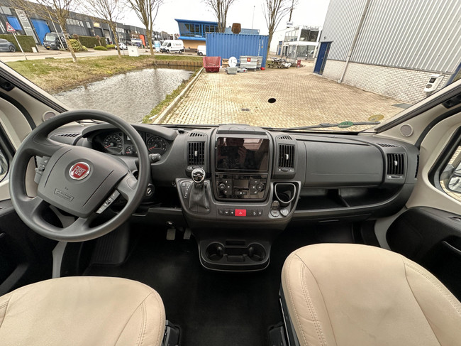 LMC Breezer V 646 automaat foto: 14