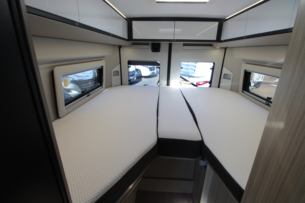 Adria Twin Plus 640 SLB photo: 11