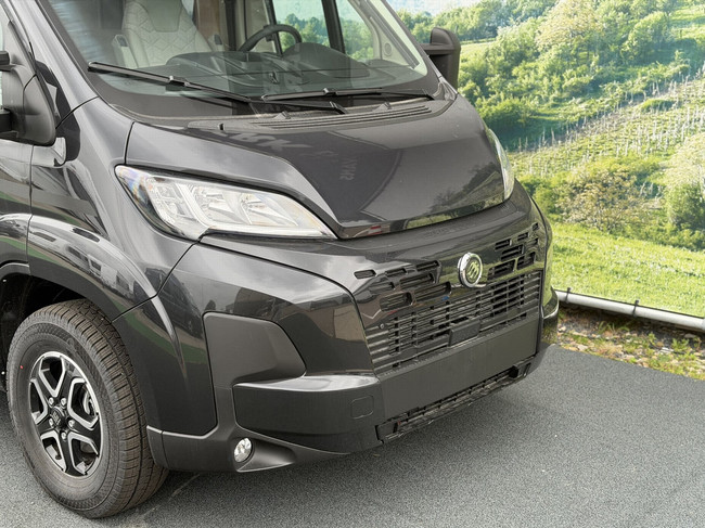 Knaus Live Wave 650 MEG Black Select foto: 3