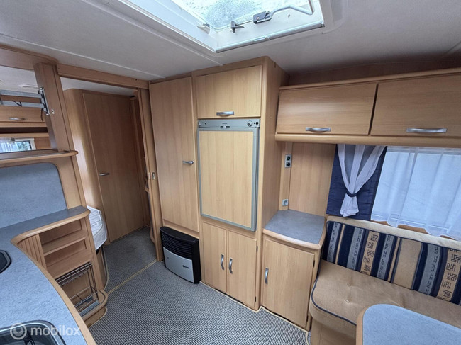 TEC 530 TDF voortent rondzit vastbed L keuken foto: 7