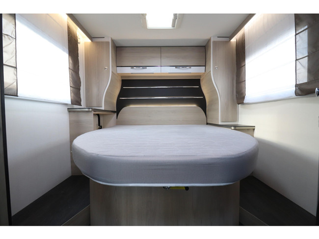 Chausson Titanium 738 XLB QUEENSBED + HEFBED foto: 18