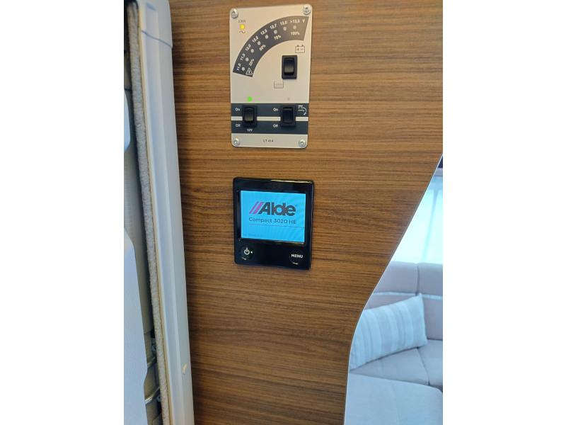 Tabbert Puccini 685 DF queensbed, mover, airco  foto: 14