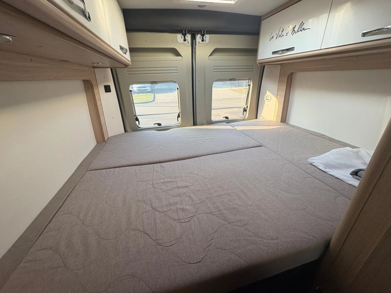 Roadcar R 600 Aire acondicionado, CruiseCtr, Toldo foto: 17