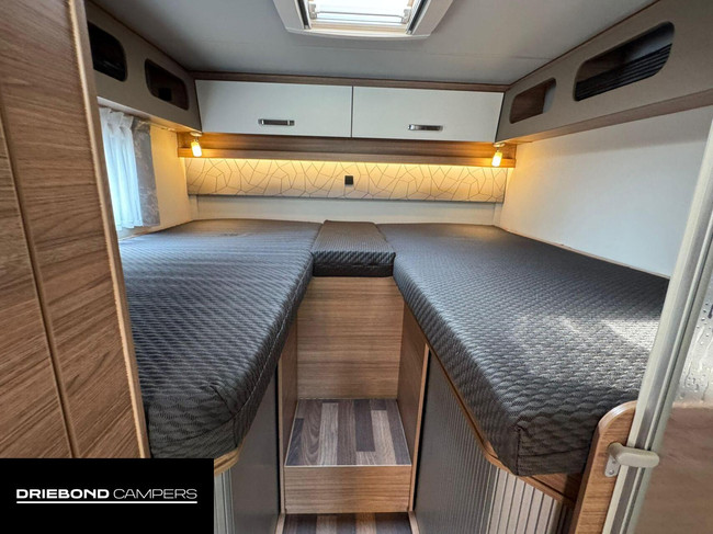 Weinsberg 700MEG CaraCore 9T-Automaat Enkele Bedden Hefbed Luifel Fietsenrek photo: 2
