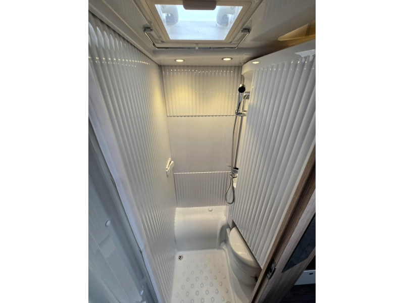 Sunlight A 72 6 seatbelts and sleeping places photo: 12