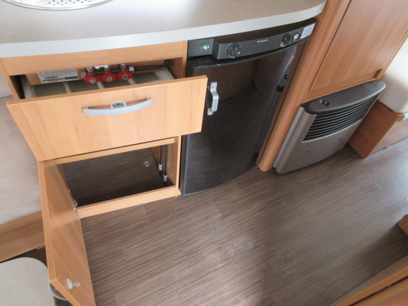 Eriba Feeling 470 CAMAS INDIVIDUALES Y MOVER foto: 10
