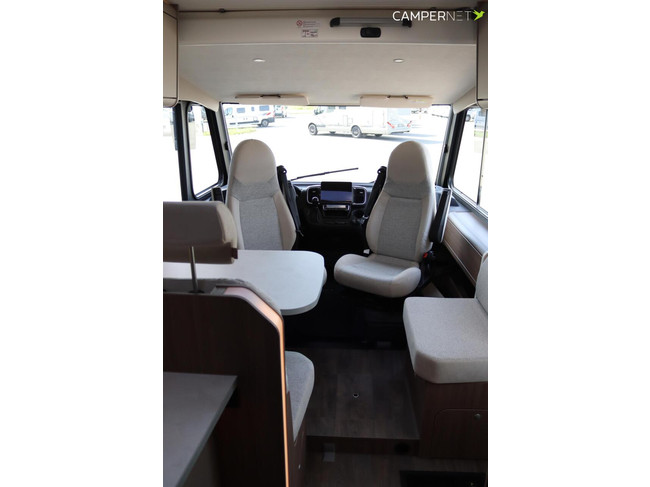 Carado I447 140hp Automatic | Single beds 215cm! | Drop-down bed | Pro + package | Fiat 10'' multimedia system | Oven | Reversing camera | N photo: 6