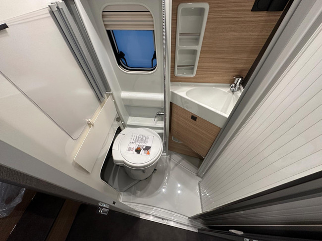 Malibu Van Comfort 640 LE Charming GT Skyview foto: 7