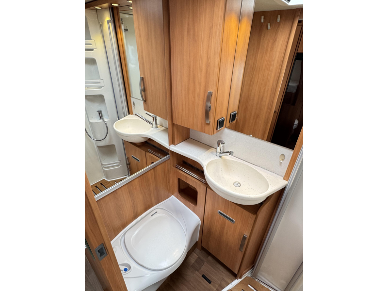 Hymer ML-T 580 - lits jumeaux photo: 14