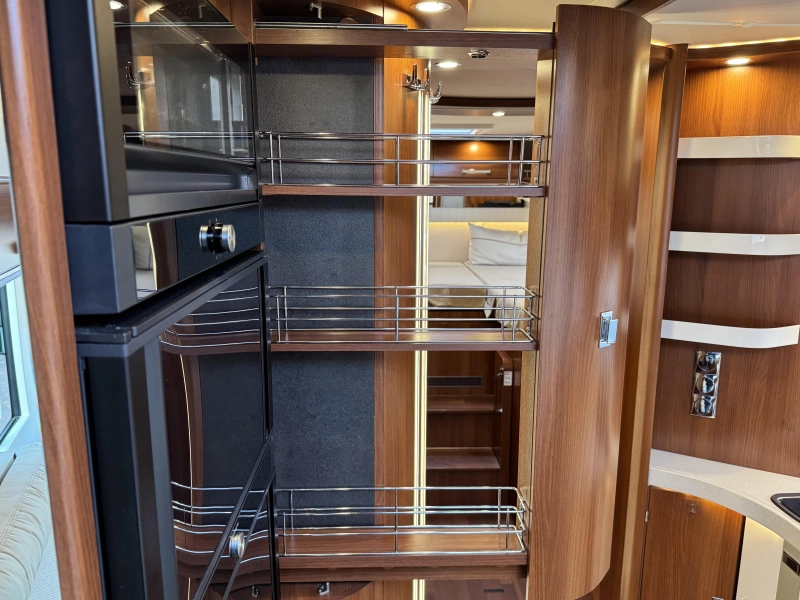 Carthago Chic C-Line I 4.9 LE Mercedes- Camas longitudinales foto: 23