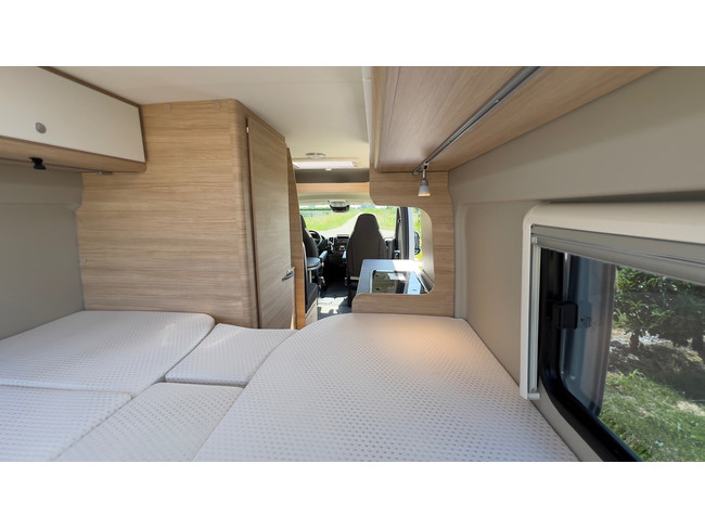 Roadcar R 640 (pössl Groep) Lengtebedden/165PK/Luifel/fietsenrek/Nieuwstaat foto: 21