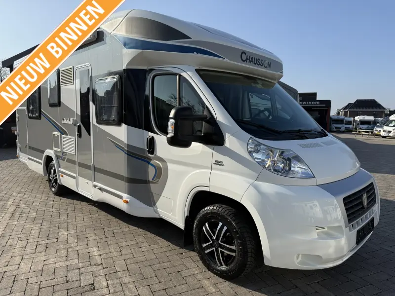 Chausson Titanium 728 EB Queen bed Lift-down bed