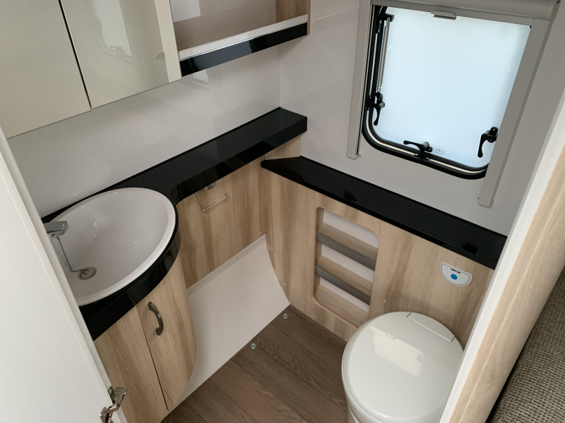Hobby De Luxe 460 SFF Toldo/soporte de TV/1500kg foto: 6