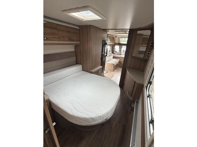 Swift Elite 645 Levelsysteem Mover Luifel Zonnepaneel Oven foto: 16