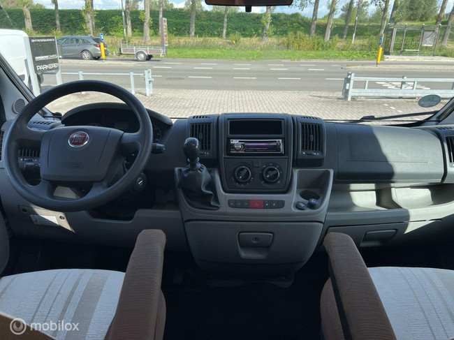 Adria CORAL S 690SP 160PK Queensbed Luifel Zonnepaneel Oven foto: 21