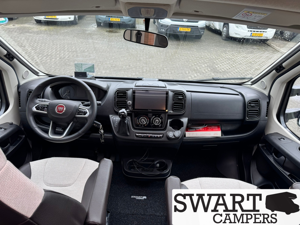 Weinsberg CaraCompact 600 MEG Edition [pepper] 160 CV 9 velocidades autom&aacute;tico foto: 8