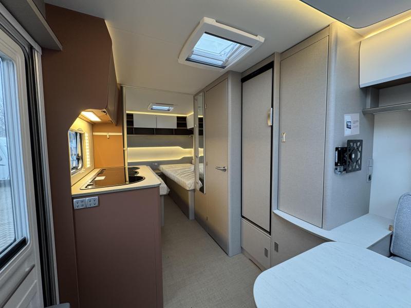 Bürstner Averso 535 TL  foto: 13