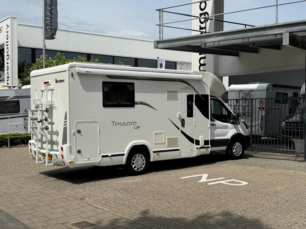 Benimar Tessoro 495 UP QUEENSBED + HEFBED XXL GARAGE 6.99M foto: 19