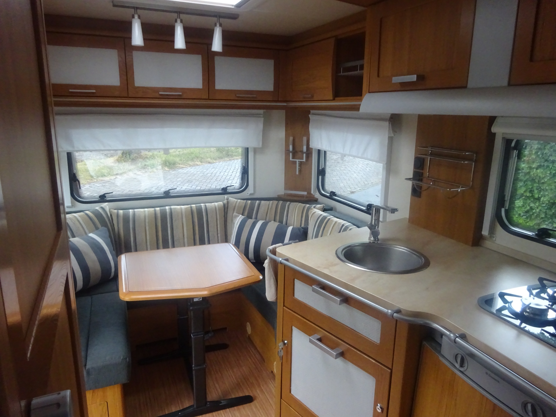 Knaus Azur 460 Frans Bed en Rondzit + Mover foto: 11