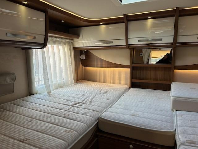 Hymer B584 B588 - automatic - low mileage photo: 9