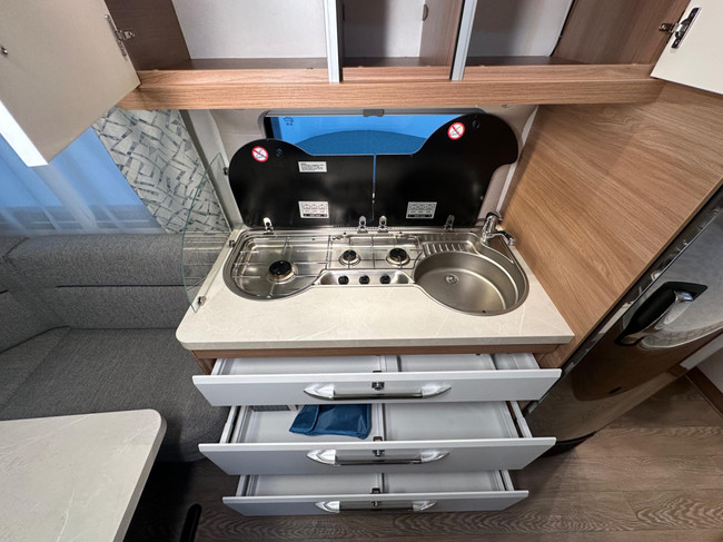 Hobby De Luxe 460 UFe foto: 8