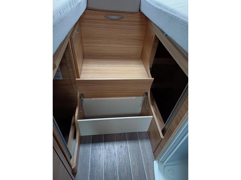 Adria Matrix M 670 SL Prima onderhouden camper  foto: 16