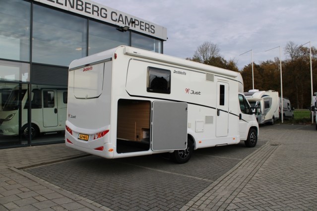 Dethleffs 7052 DBM Just 90 Queenbed + hefbed riante garage (94  foto: 9