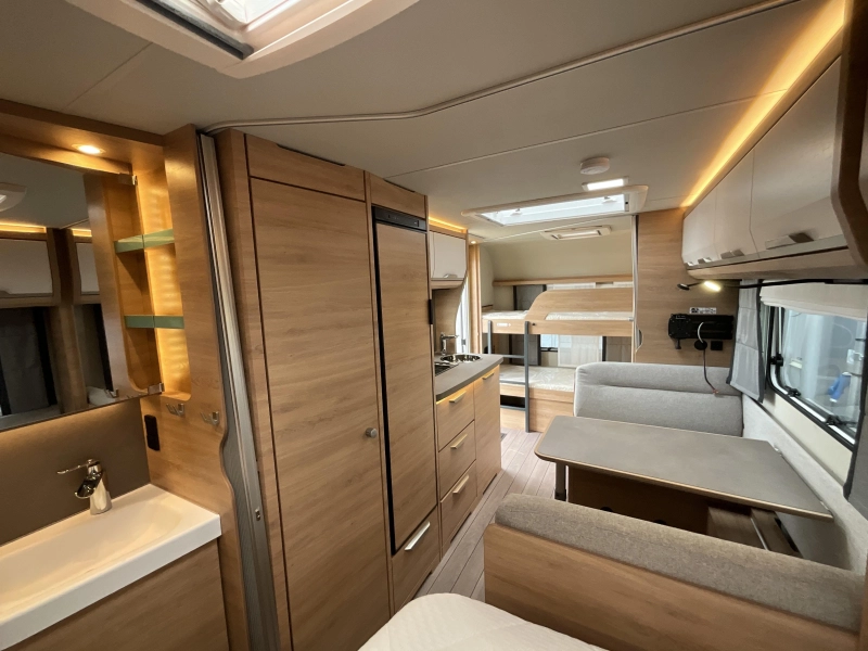 Knaus Sudwind Black Selection 540 FDK STAPELBED-GRATIS MOVER Foto: 8