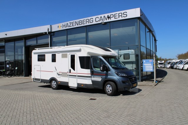 Robust Adria Matrix M 670 SK AUTOMATIC 5 seatbelts Queen bed + pull-down bed (71 photo: 0