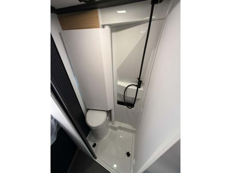 Adria Twin 640 SGX AUFSTELLDACH + HUBBETT Foto: 18