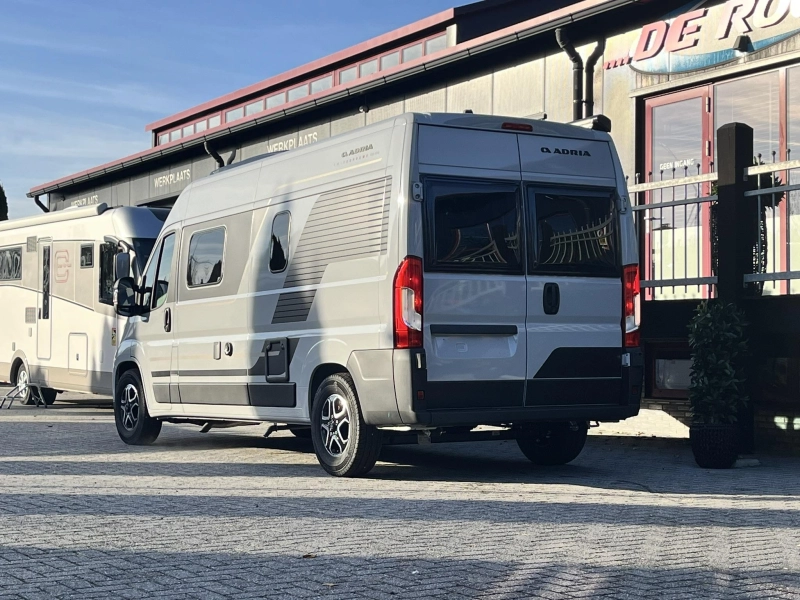 Adria Twin Supreme 600 SPB Automaat - Panoramaraam  foto: 10