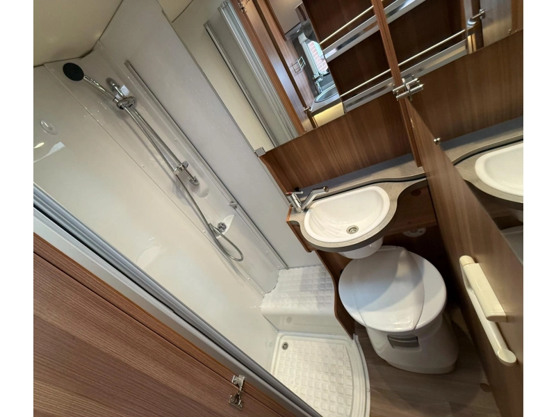 Weinsberg CaraCompact Pepper 600 MEG NL camper ( NAP ) van 1-s  foto: 9