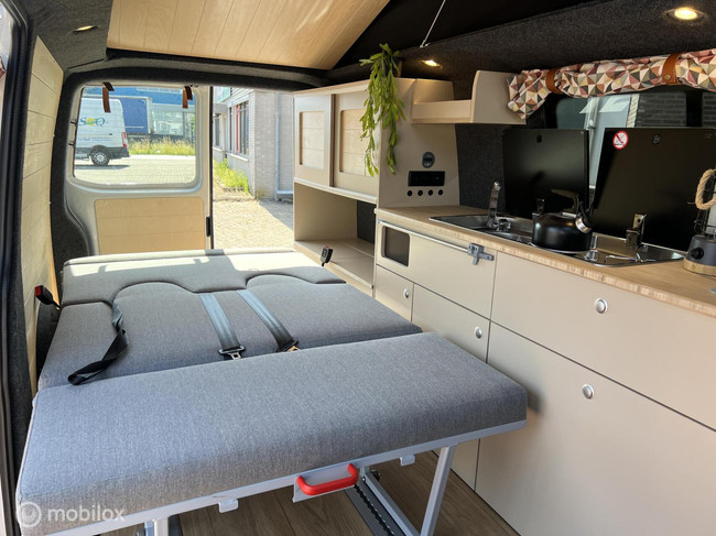 Volkswagen T6 2019 Florida L2H1 98k km Two-tone foto: 4