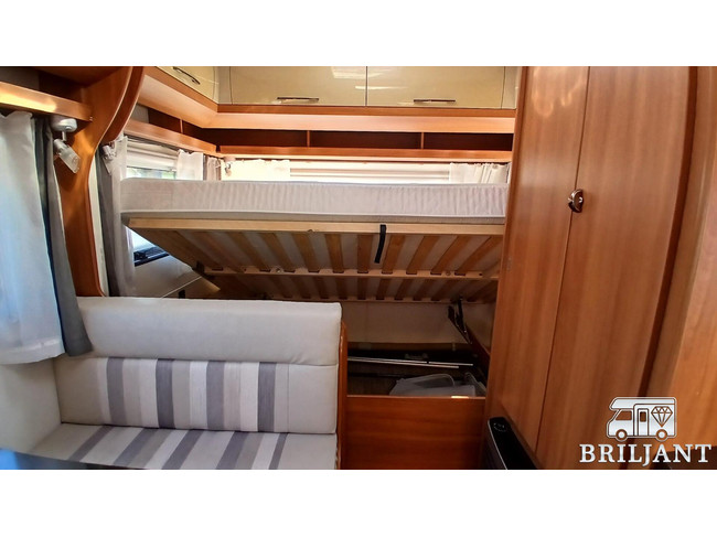 Hobby On tour 470 Wohnwagen.. Etagenbetten/Querbetten Foto: 10