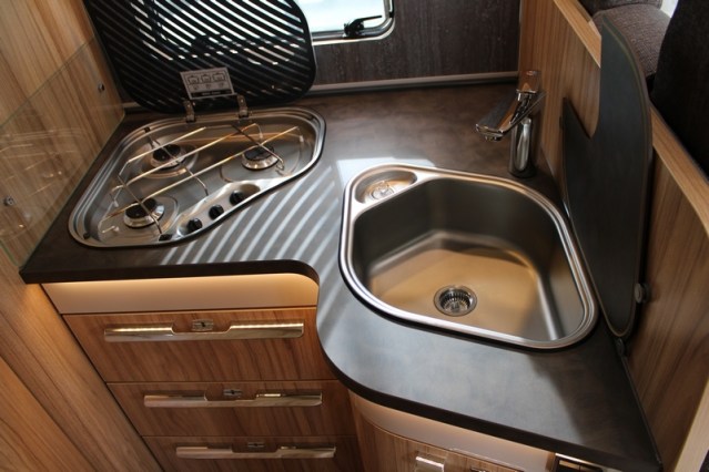 Hymer Exsis I 678 Fiat AUTOMAAT 160 pk enkele bedden Smal en lichtgewicht (54  foto: 37