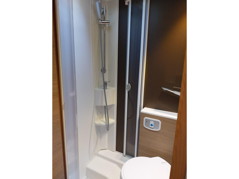 Adria Compact SL longitud 660 con solar! foto: 13