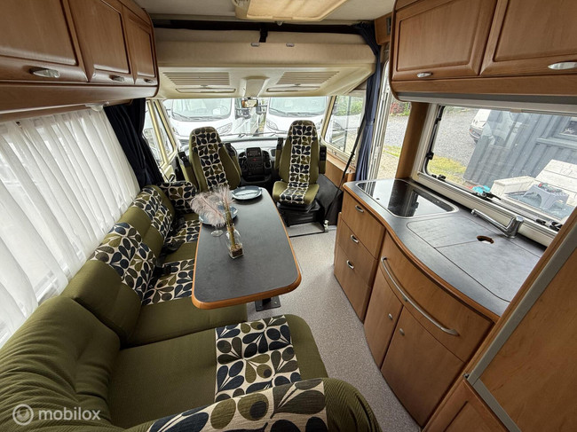 Hymer B 654 Fransbed + Hefbed / Airco op motor! foto: 5