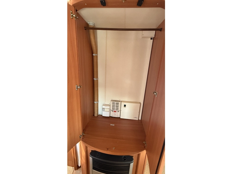 Hobby Prestige 495 UFE frans bed rondzit toilet  foto: 9