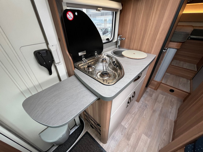 Weinsberg Caracompact R57 Airco Cruise Enkele bedden Zonnepaneel 64.416km foto: 15