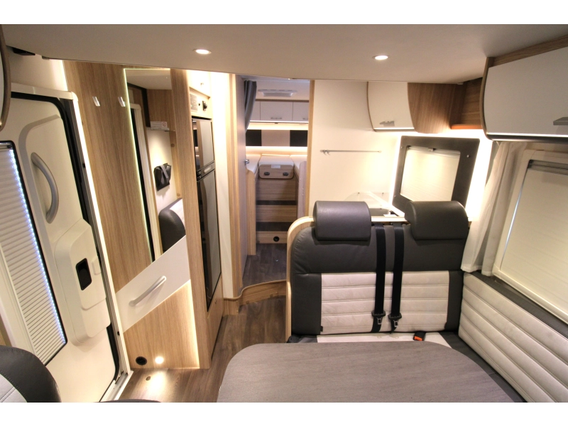 Sunlight T 68 Adventure Edition Camas individuales / Cama abatible foto: 8
