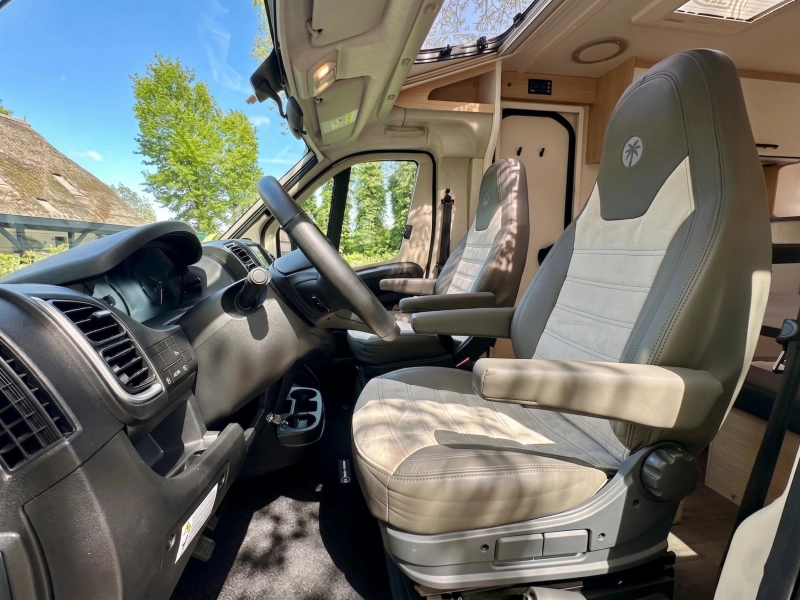 Sunlight Adventure Edition V66 |Fiat | 8-traps automaat  foto: 2